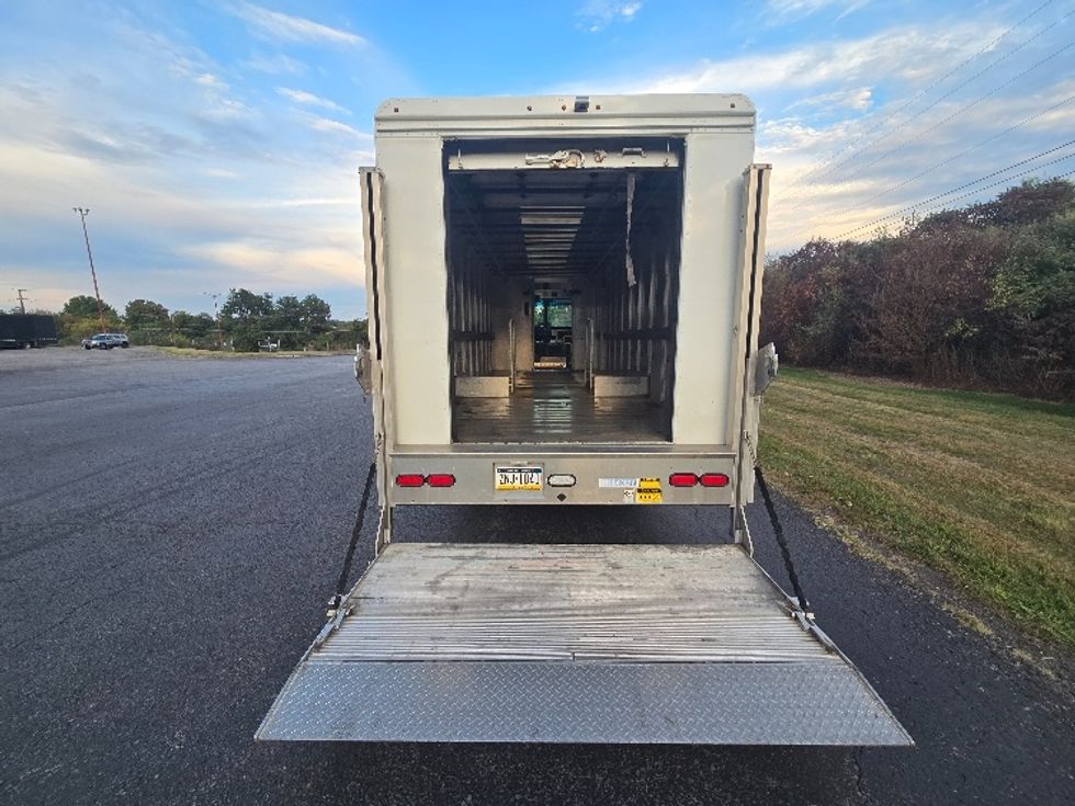 Walk-in Van (Step Van)-Light and Medium Duty Trucks-Freightliner-2017-MT45-White Deer-PA-148,004\n\t\tmiles-$ 42,250 - Image 8