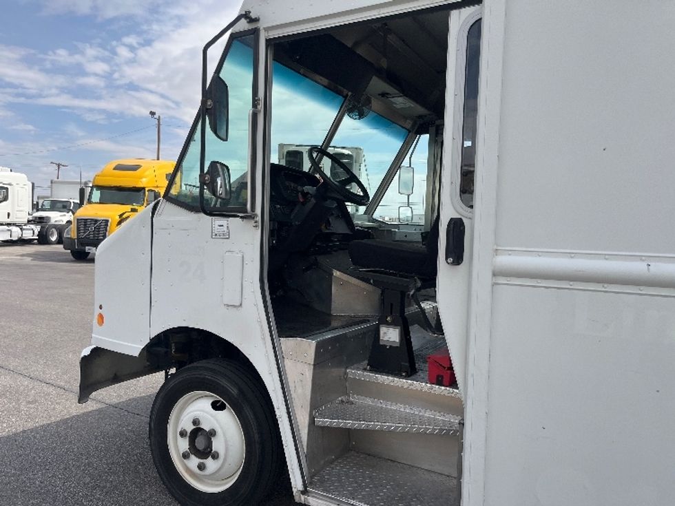 Walk-in Van (Step Van)-Light and Medium Duty Trucks-Freightliner-2018-MT45-El Paso-TX-171,198\n\t\tmiles-$ 41,000 - Image 16