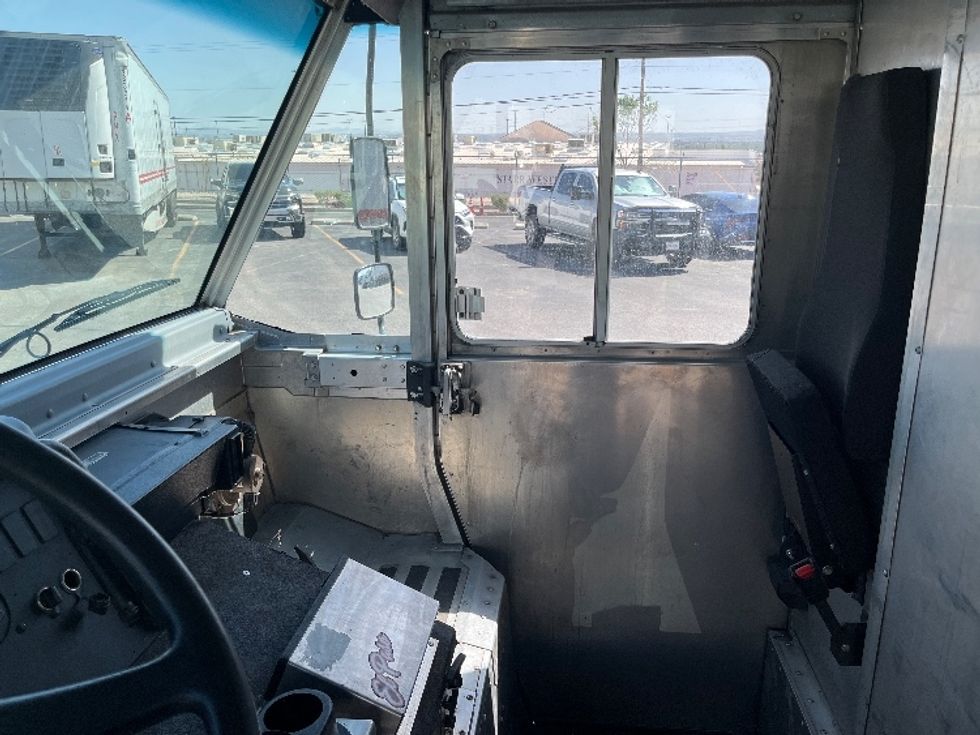 Walk-in Van (Step Van)-Light and Medium Duty Trucks-Freightliner-2018-MT45-El Paso-TX-93,778\n\t\tmiles-$ 42,500 - Image 19