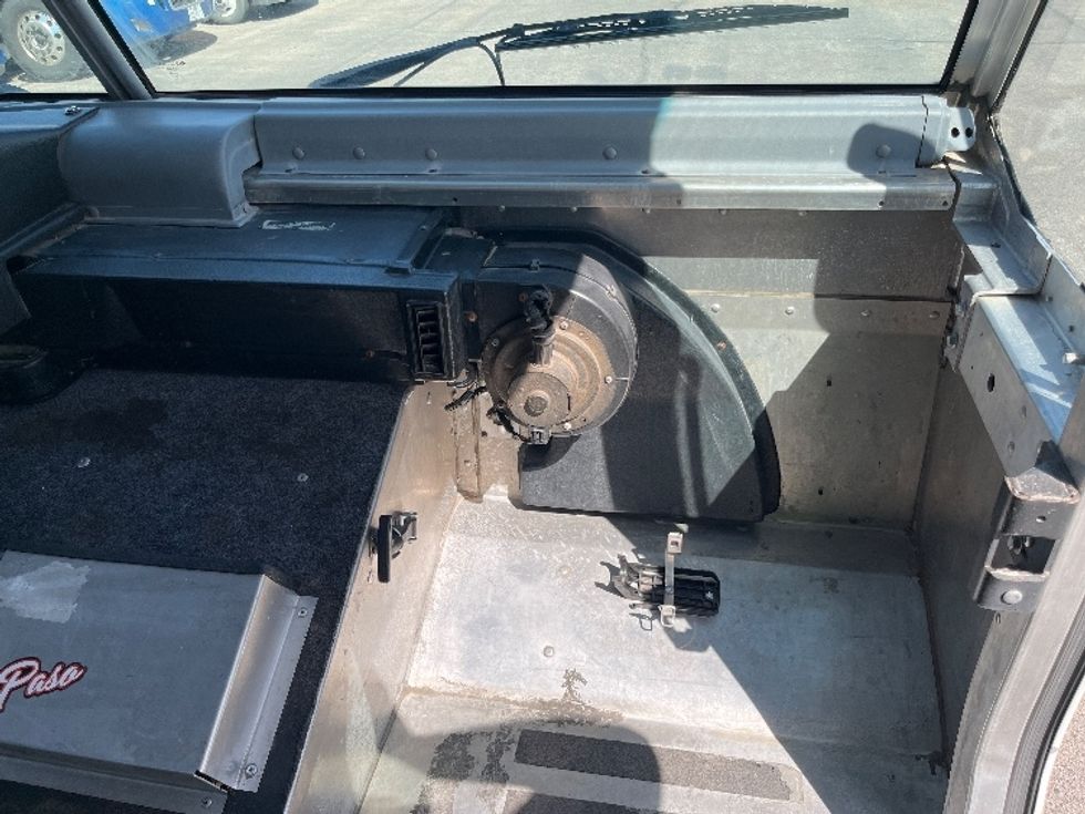 Walk-in Van (Step Van)-Light and Medium Duty Trucks-Freightliner-2018-MT45-El Paso-TX-93,778\n\t\tmiles-$ 42,500 - Image 21