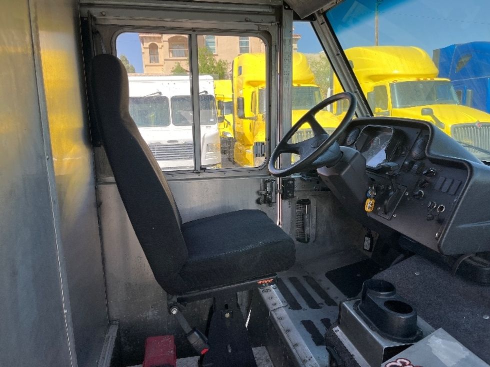 Walk-in Van (Step Van)-Light and Medium Duty Trucks-Freightliner-2018-MT45-El Paso-TX-93,778\n\t\tmiles-$ 42,500 - Image 22