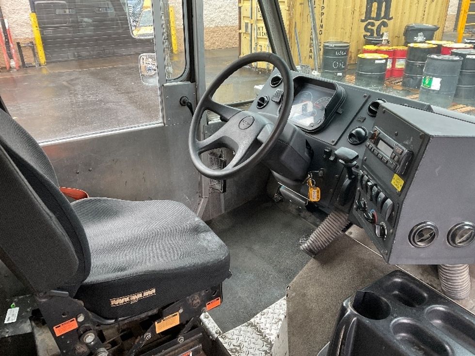 Walk-in Van (Step Van)-Light and Medium Duty Trucks-Freightliner-2018-MT45-Jessup-PA-197,518\n\t\tmiles-$ 52,500 - Image 14