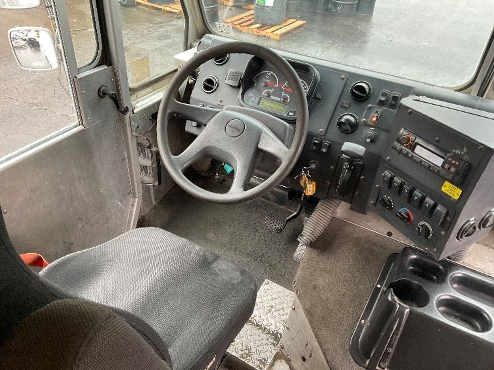 Walk-in Van (Step Van)-Light and Medium Duty Trucks-Freightliner-2018-MT45-Jessup-PA-197,518\n\t\tmiles-$ 52,500 - Image 15