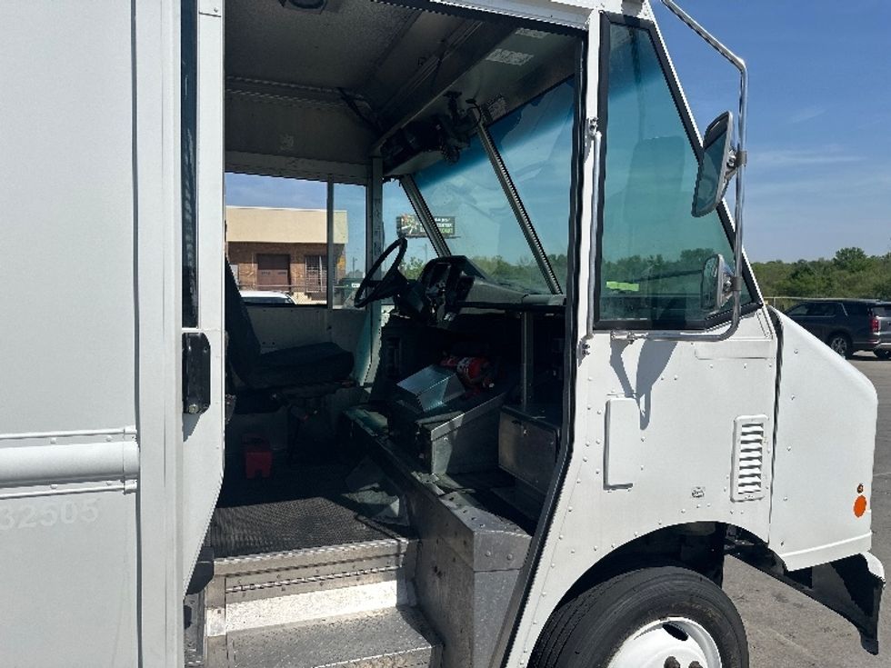 Walk-in Van (Step Van)-Light and Medium Duty Trucks-Freightliner-2018-MT45-Omaha-NE-103,540\n\t\tmiles-$ 49,000 - Image 18