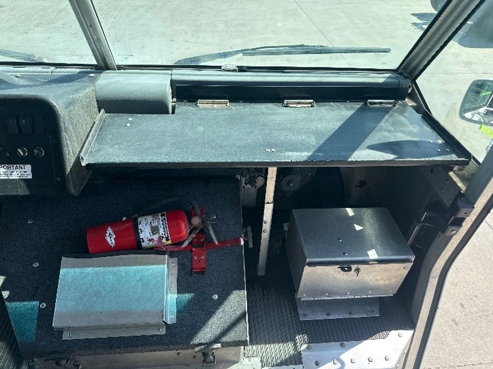 Walk-in Van (Step Van)-Light and Medium Duty Trucks-Freightliner-2018-MT45-Omaha-NE-103,540\n\t\tmiles-$ 49,000 - Image 19