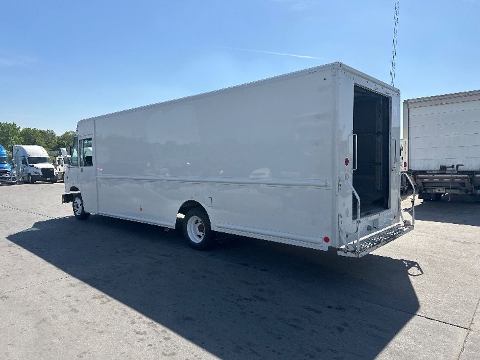 Walk-in Van (Step Van)-Light and Medium Duty Trucks-Freightliner-2018-MT45-Omaha-NE-103,540\n\t\tmiles-$ 49,000 - Image 6