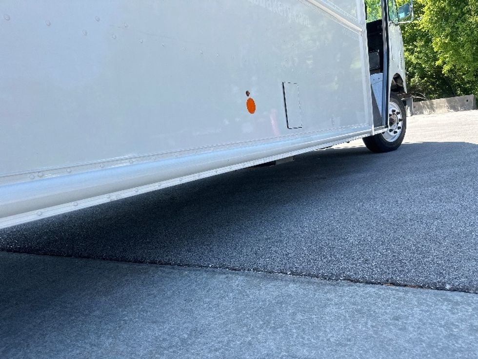 Walk-in Van (Step Van)-Light and Medium Duty Trucks-Freightliner-2018-MT45-Omaha-NE-107,753\n\t\tmiles-$ 48,750 - Image 13