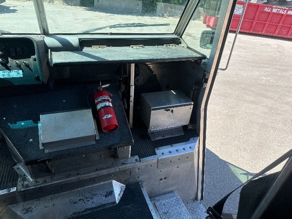 Walk-in Van (Step Van)-Light and Medium Duty Trucks-Freightliner-2018-MT45-Omaha-NE-107,753\n\t\tmiles-$ 48,750 - Image 19