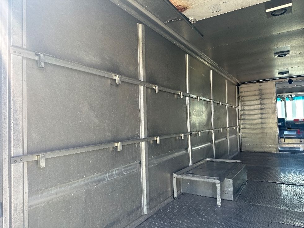 Walk-in Van (Step Van)-Light and Medium Duty Trucks-Freightliner-2018-MT45-Omaha-NE-152,596\n\t\tmiles-$ 45,500 - Image 10