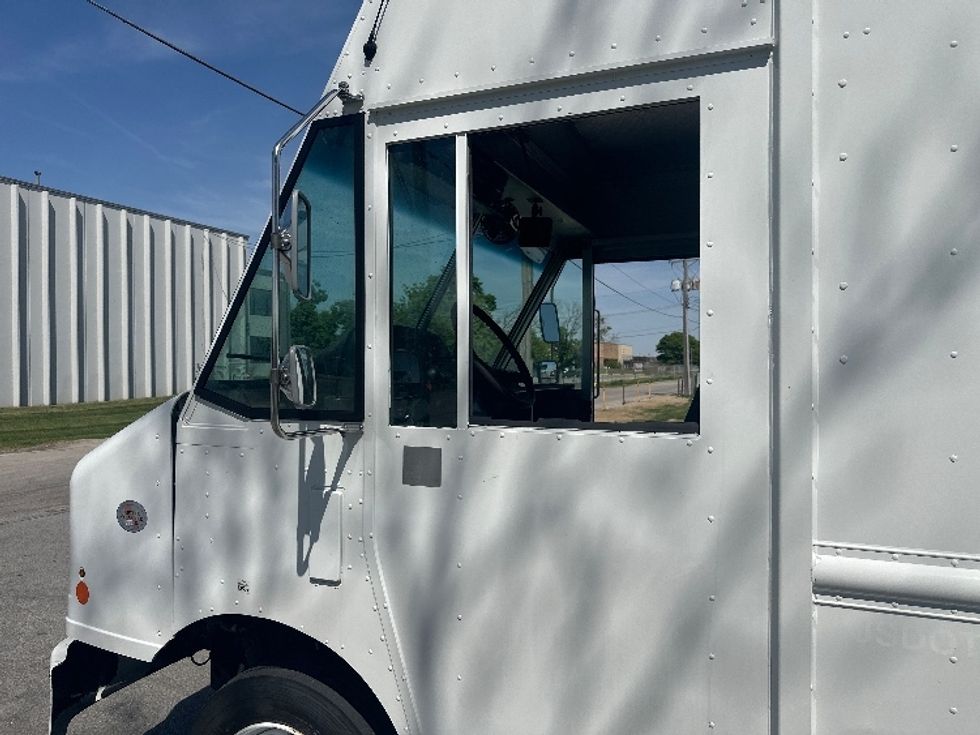Walk-in Van (Step Van)-Light and Medium Duty Trucks-Freightliner-2018-MT45-Omaha-NE-152,596\n\t\tmiles-$ 45,500 - Image 15