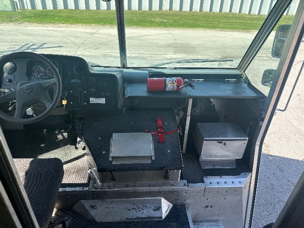 Walk-in Van (Step Van)-Light and Medium Duty Trucks-Freightliner-2018-MT45-Omaha-NE-152,596\n\t\tmiles-$ 45,500 - Image 20