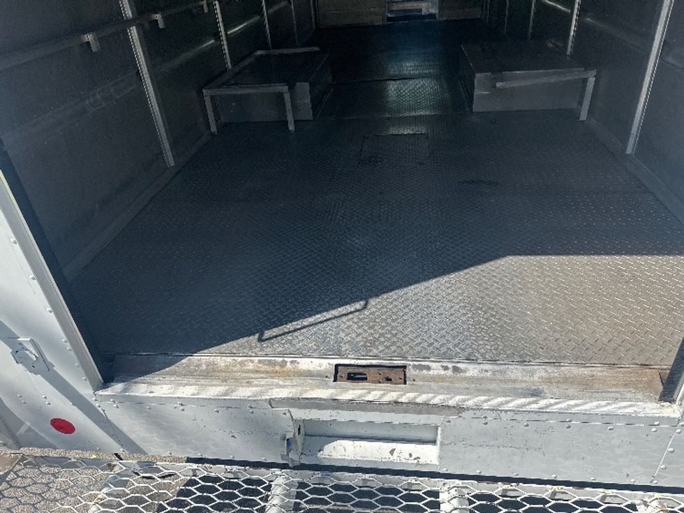 Walk-in Van (Step Van)-Light and Medium Duty Trucks-Freightliner-2018-MT45-Omaha-NE-152,596\n\t\tmiles-$ 45,500 - Image 9
