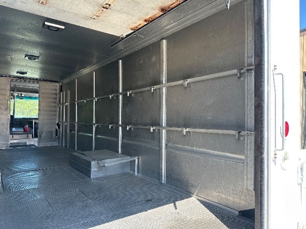 Walk-in Van (Step Van)-Light and Medium Duty Trucks-Freightliner-2018-MT45-Omaha-NE-179,816\n\t\tmiles-$ 44,500 - Image 11