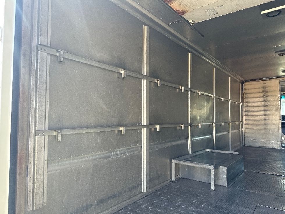 Walk-in Van (Step Van)-Light and Medium Duty Trucks-Freightliner-2018-MT45-Omaha-NE-98,220\n\t\tmiles-$ 49,250 - Image 10