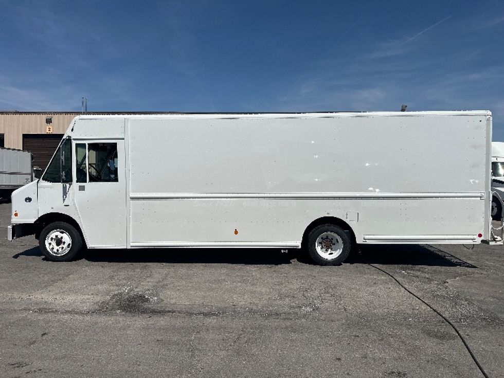 Walk-in Van (Step Van)-Light and Medium Duty Trucks-Freightliner-2018-MT45-Omaha-NE-98,220\n\t\tmiles-$ 49,250 - Image 4