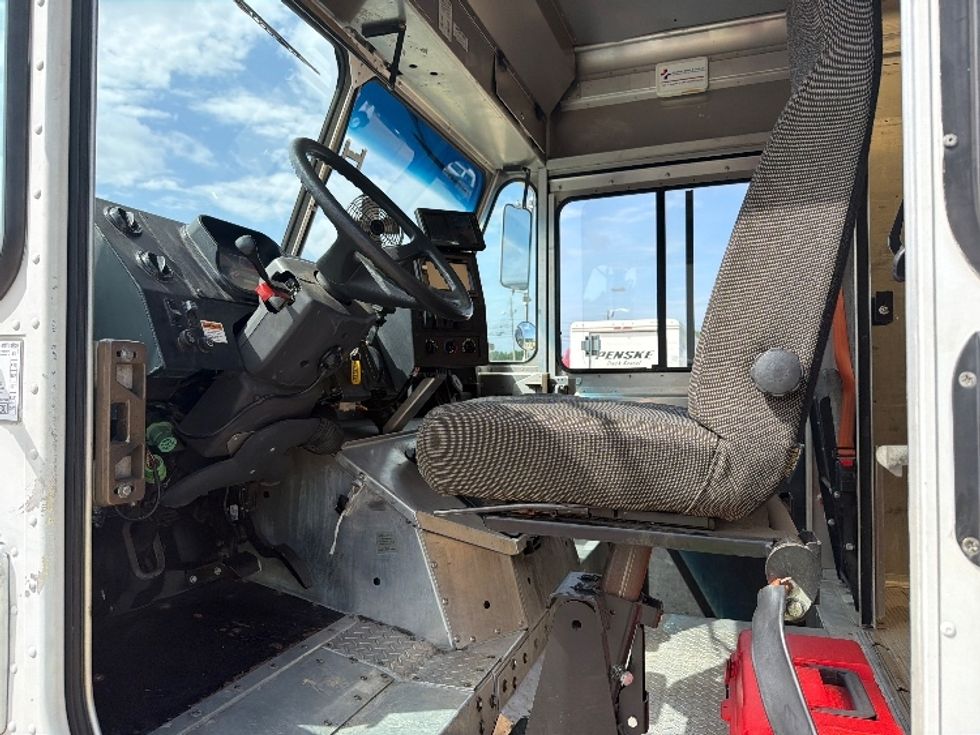 Walk-in Van (Step Van)-Light and Medium Duty Trucks-Freightliner-2021-MT45G-Earth City-MO-56,603\n\t\tmiles-$ 69,500 - Image 15