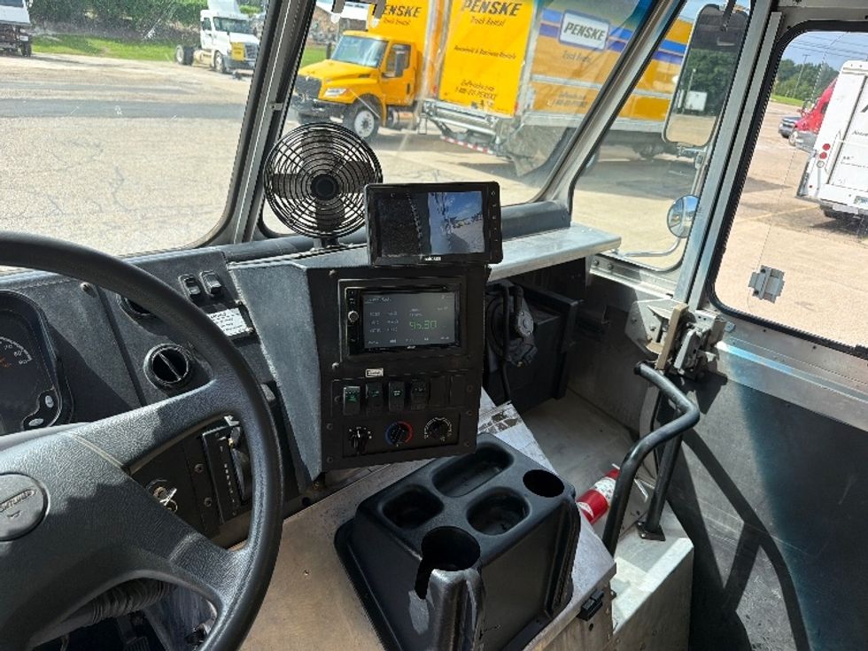 Walk-in Van (Step Van)-Light and Medium Duty Trucks-Freightliner-2021-MT45G-Earth City-MO-56,603\n\t\tmiles-$ 69,500 - Image 17