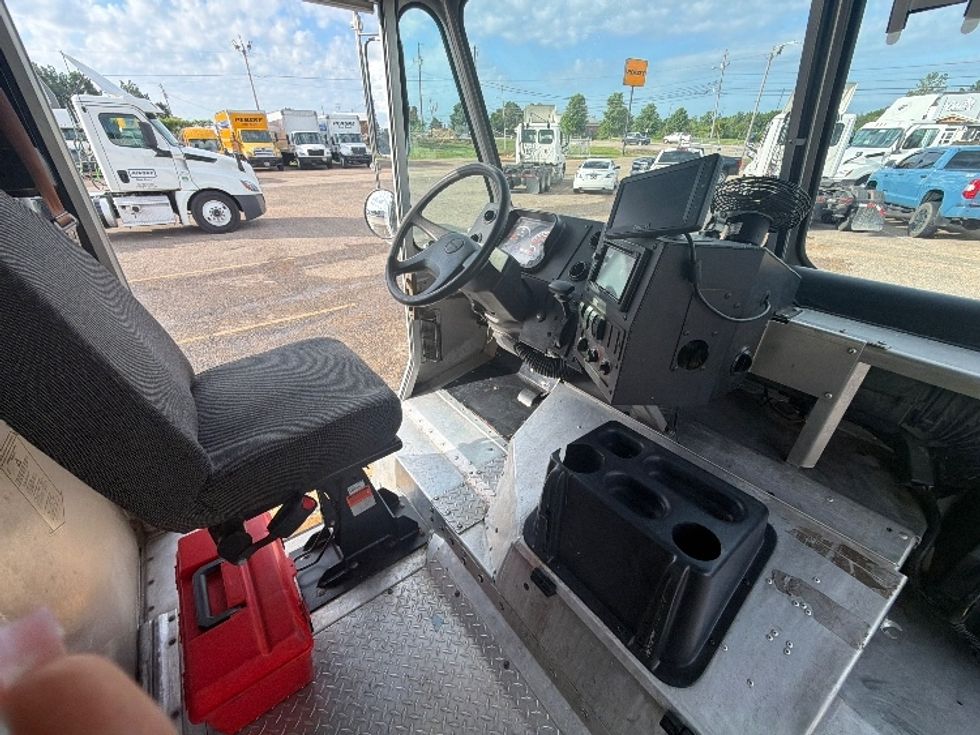 Walk-in Van (Step Van)-Light and Medium Duty Trucks-Freightliner-2021-MT45G-Earth City-MO-56,603\n\t\tmiles-$ 69,500 - Image 21