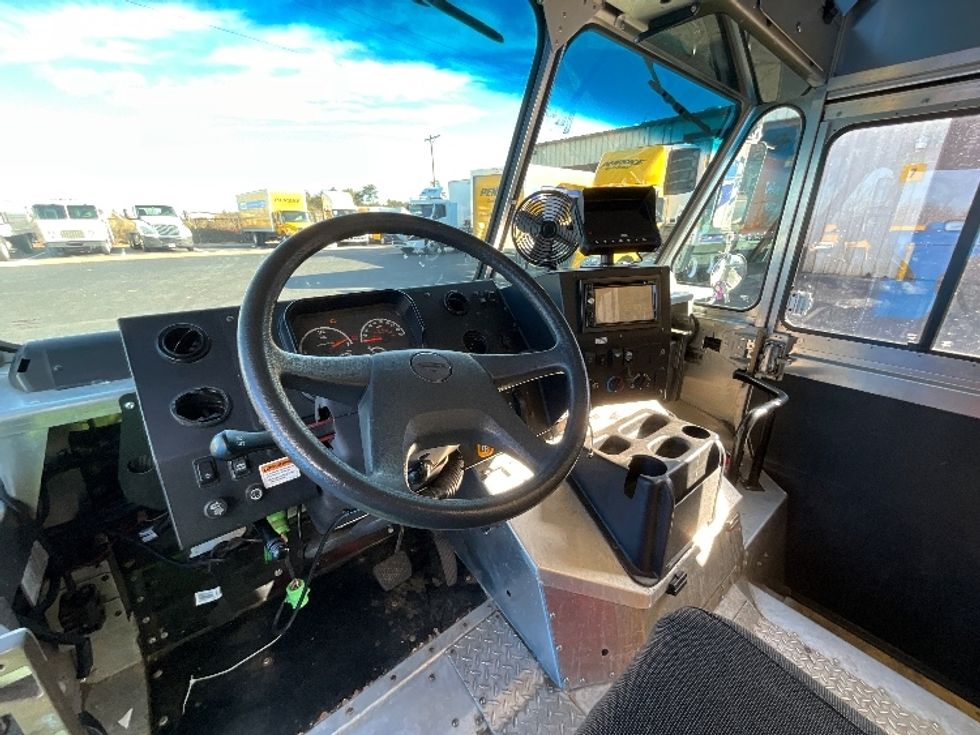 Walk-in Van (Step Van)-Light and Medium Duty Trucks-Freightliner-2021-MT45G-Sterling-VA-40,250\n\t\tmiles-$ 58,000 - Image 16