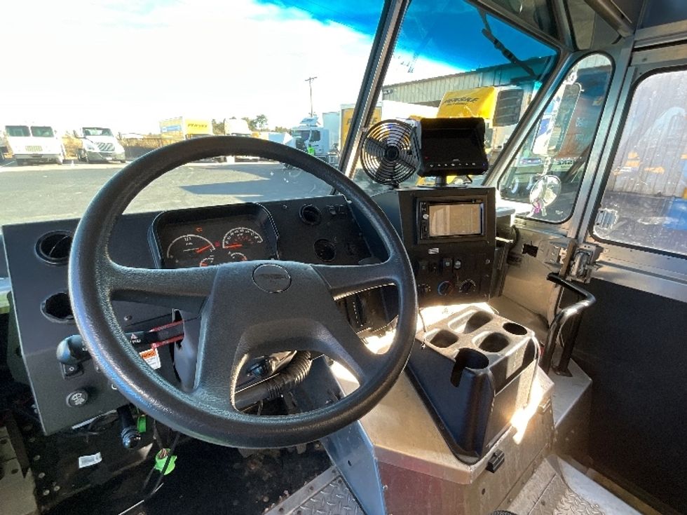 Walk-in Van (Step Van)-Light and Medium Duty Trucks-Freightliner-2021-MT45G-Sterling-VA-40,250\n\t\tmiles-$ 58,000 - Image 17