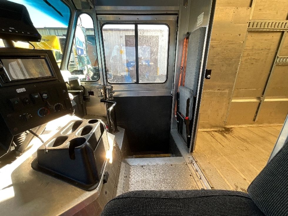 Walk-in Van (Step Van)-Light and Medium Duty Trucks-Freightliner-2021-MT45G-Sterling-VA-40,250\n\t\tmiles-$ 58,000 - Image 18