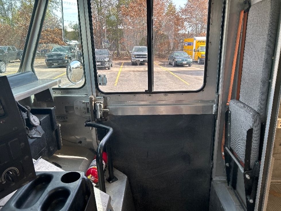 Walk-in Van (Step Van)-Light and Medium Duty Trucks-Freightliner-2022-MT45G-Brooklyn Park-MN-75,709\n\t\tmiles-$ 63,750 - Image 18