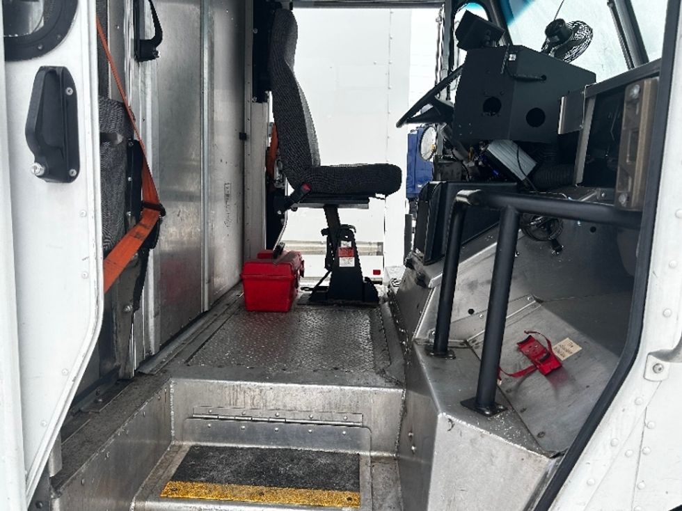 Walk-in Van (Step Van)-Light and Medium Duty Trucks-Freightliner-2022-MT45G-Indianapolis-IN-51,358\n\t\tmiles-$ 63,500 - Image 19