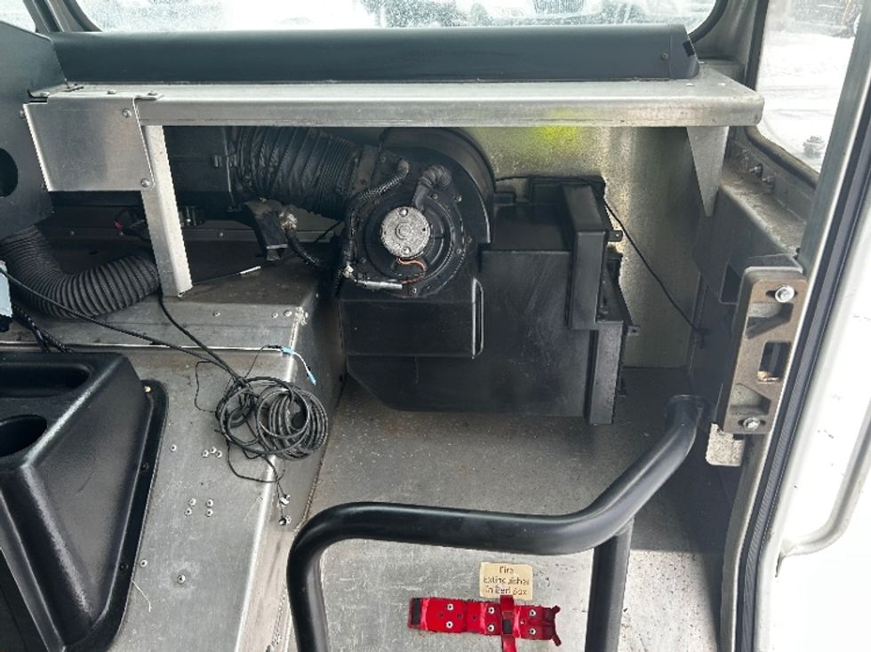 Walk-in Van (Step Van)-Light and Medium Duty Trucks-Freightliner-2022-MT45G-Indianapolis-IN-51,358\n\t\tmiles-$ 63,500 - Image 18