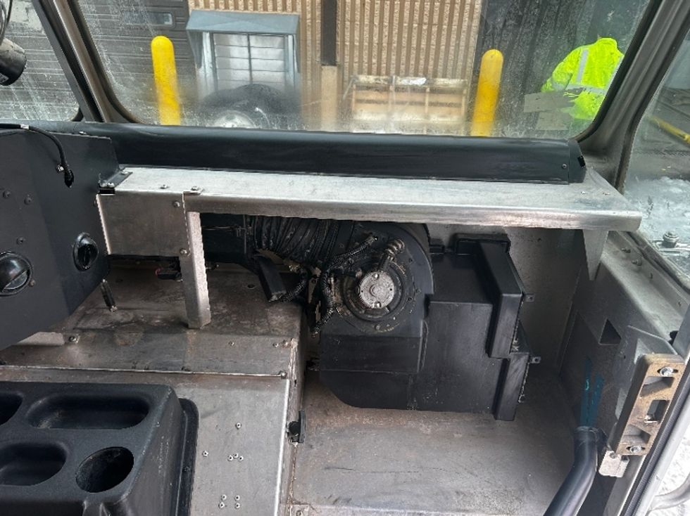 Walk-in Van (Step Van)-Light and Medium Duty Trucks-Freightliner-2022-MT45G-Indianapolis-IN-66,000\n\t\tmiles-$ 63,000 - Image 16