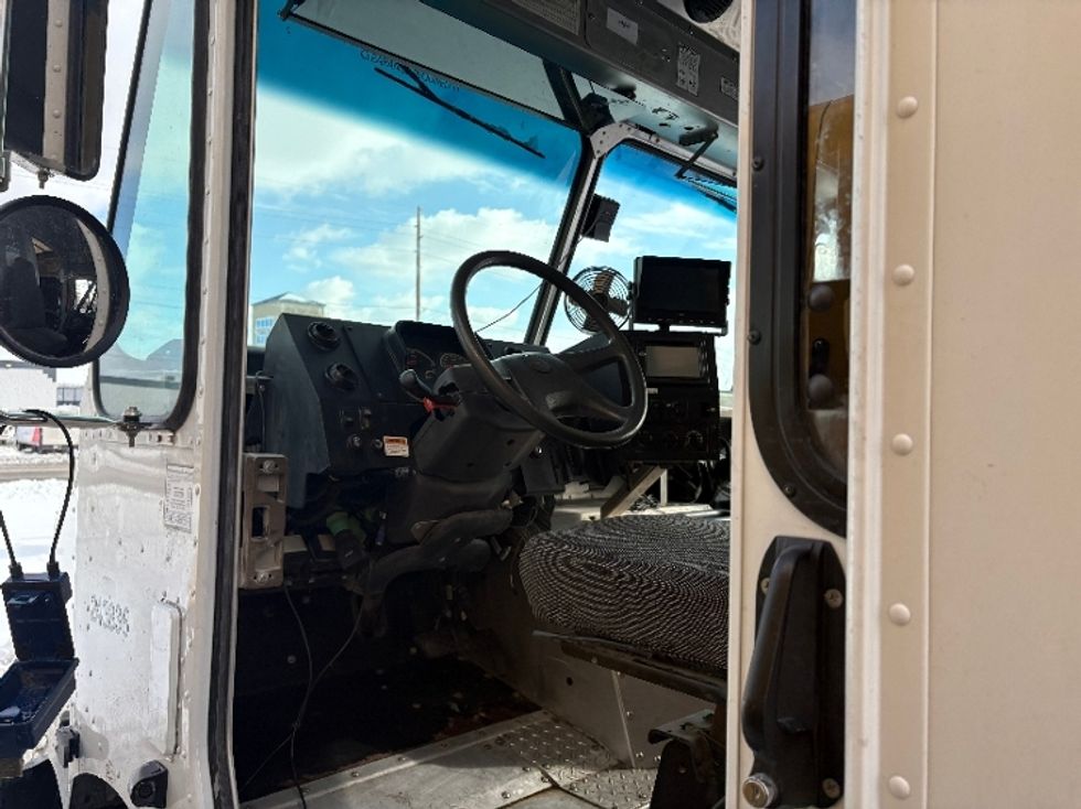 Walk-in Van (Step Van)-Light and Medium Duty Trucks-Freightliner-2022-MT45G-Indianapolis-IN-67,962\n\t\tmiles-$ 62,750 - Image 16