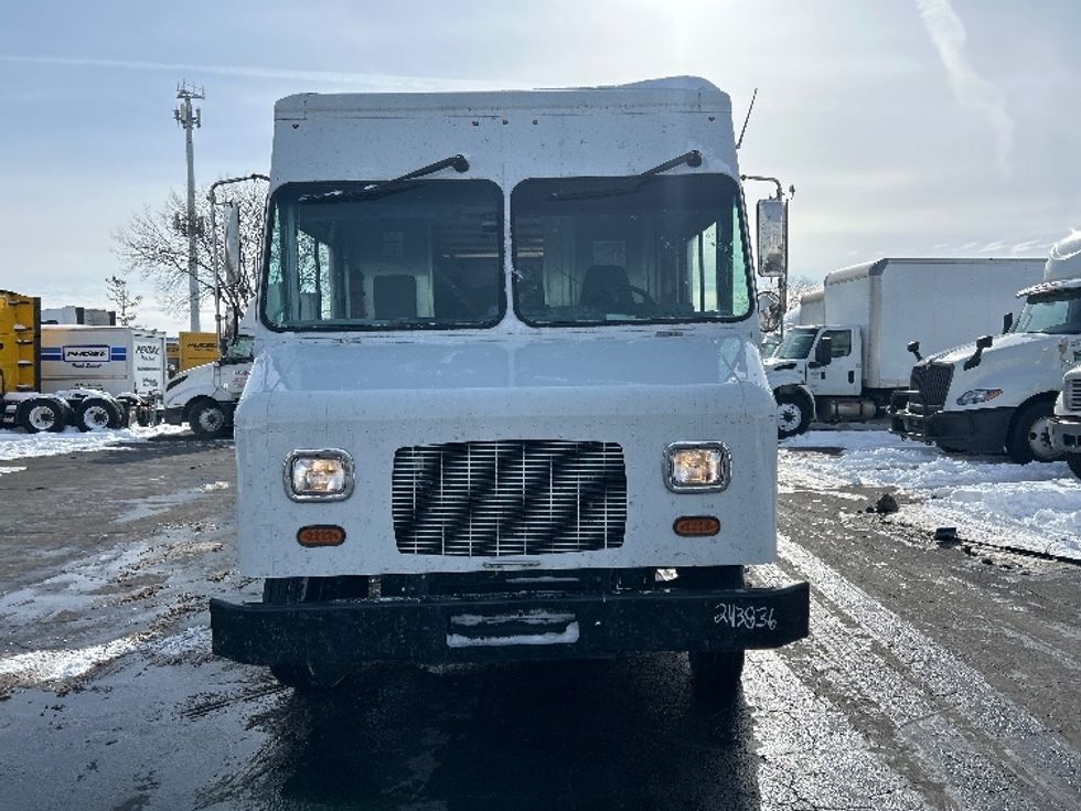 Walk-in Van (Step Van)-Light and Medium Duty Trucks-Freightliner-2022-MT45G-Indianapolis-IN-67,962\n\t\tmiles-$ 62,750 - Image 2