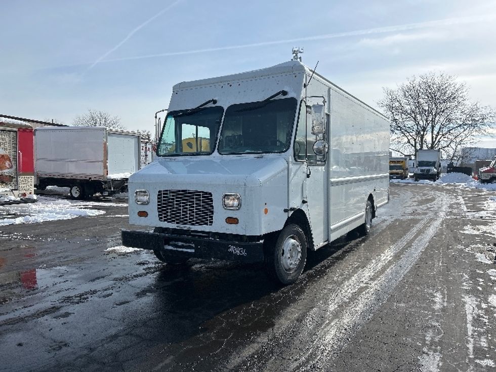 Walk-in Van (Step Van)-Light and Medium Duty Trucks-Freightliner-2022-MT45G-Indianapolis-IN-67,962\n\t\tmiles-$ 62,750 - Image 3