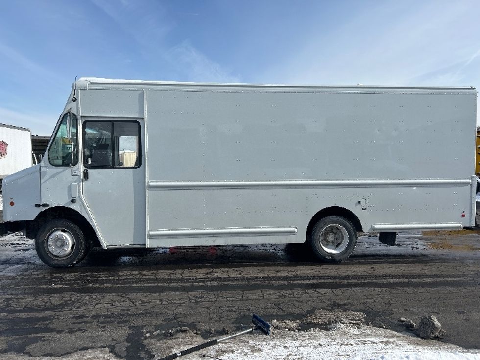 Walk-in Van (Step Van)-Light and Medium Duty Trucks-Freightliner-2022-MT45G-Indianapolis-IN-67,962\n\t\tmiles-$ 62,750 - Image 4