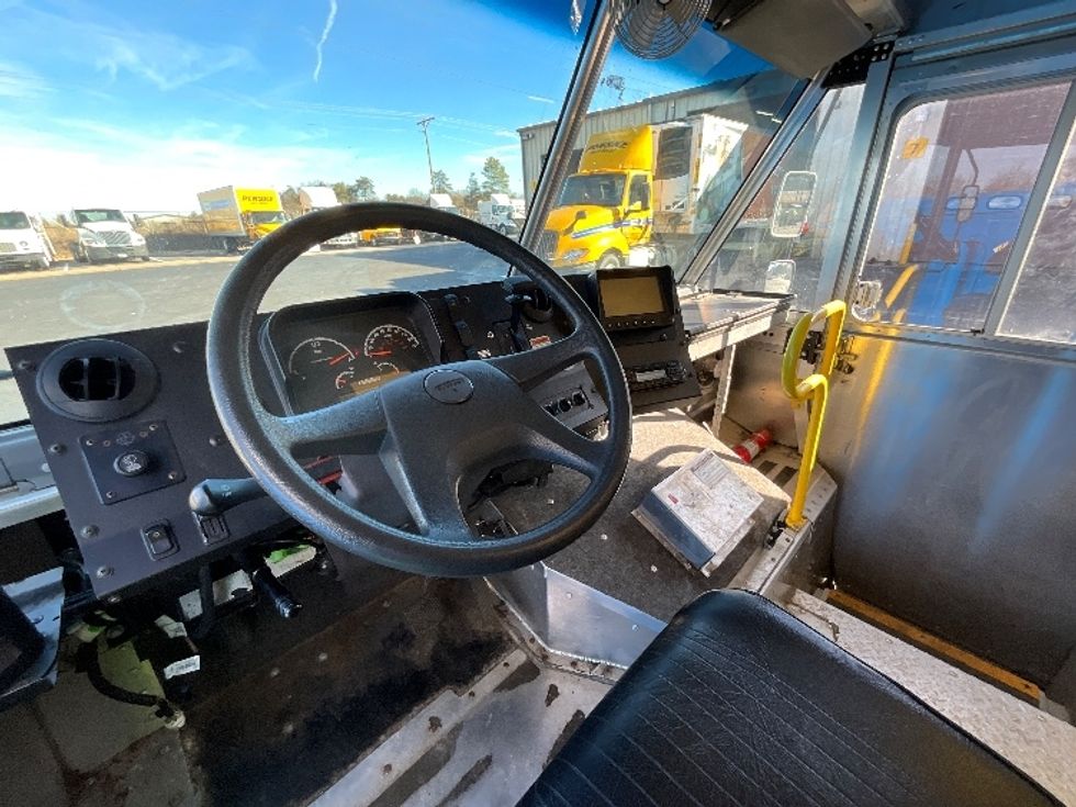 Walk-in Van (Step Van)-Light and Medium Duty Trucks-Freightliner-2022-MT45G-Manassas-VA-31,696\n\t\tmiles-$ 62,000 - Image 17