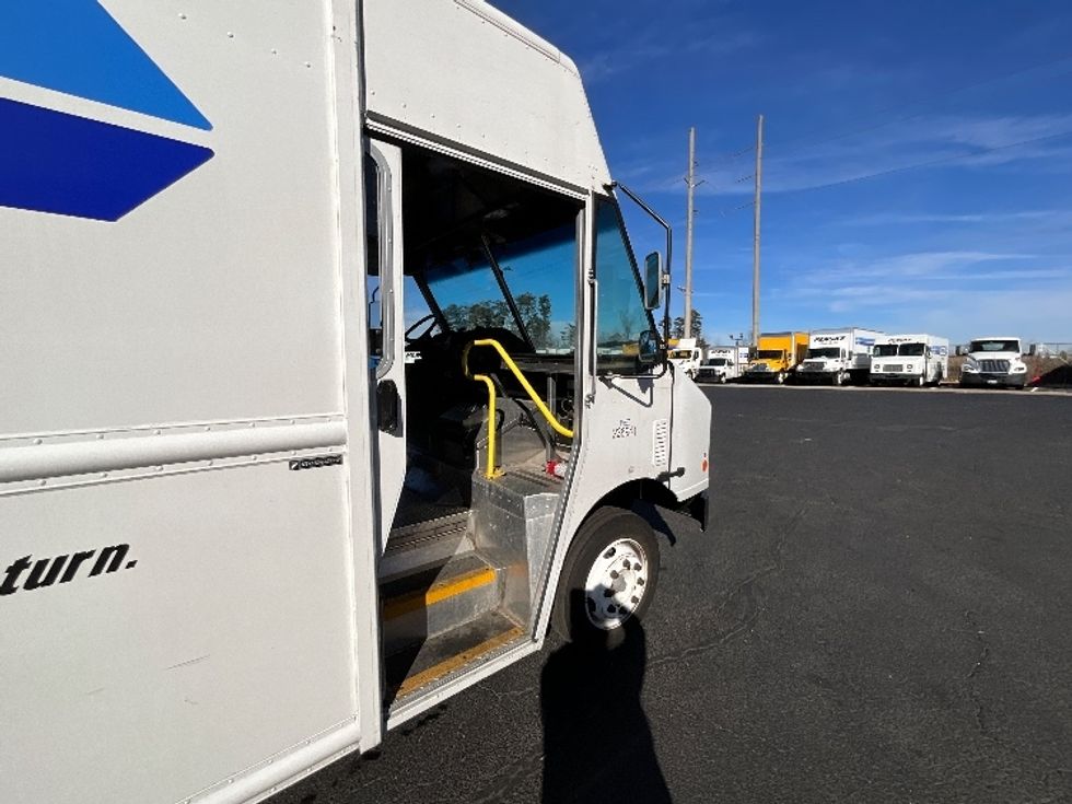 Walk-in Van (Step Van)-Light and Medium Duty Trucks-Freightliner-2022-MT45G-Manassas-VA-31,696\n\t\tmiles-$ 62,000 - Image 19