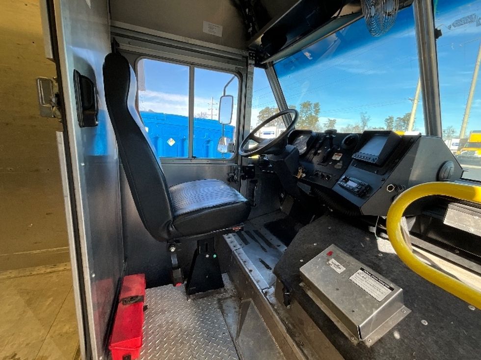 Walk-in Van (Step Van)-Light and Medium Duty Trucks-Freightliner-2022-MT45G-Manassas-VA-31,696\n\t\tmiles-$ 62,000 - Image 21