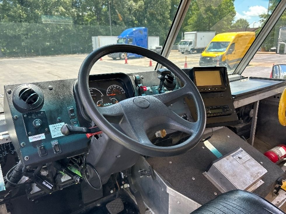 Walk-in Van (Step Van)-Light and Medium Duty Trucks-Freightliner-2022-MT45G-Memphis-TN-61,393\n\t\tmiles-$ 69,750 - Image 16