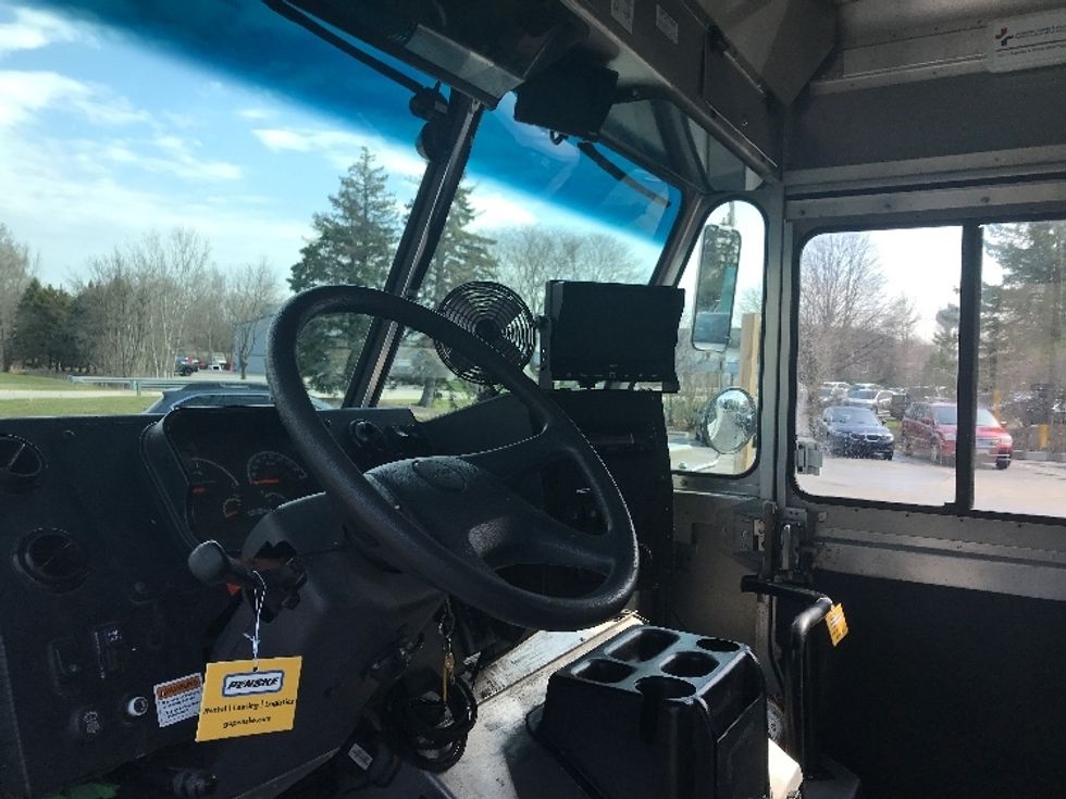 Walk-in Van (Step Van)-Light and Medium Duty Trucks-Freightliner-2022-MT45G-Milwaukee-WI-51,310\n\t\tmiles-$ 61,750 - Image 17