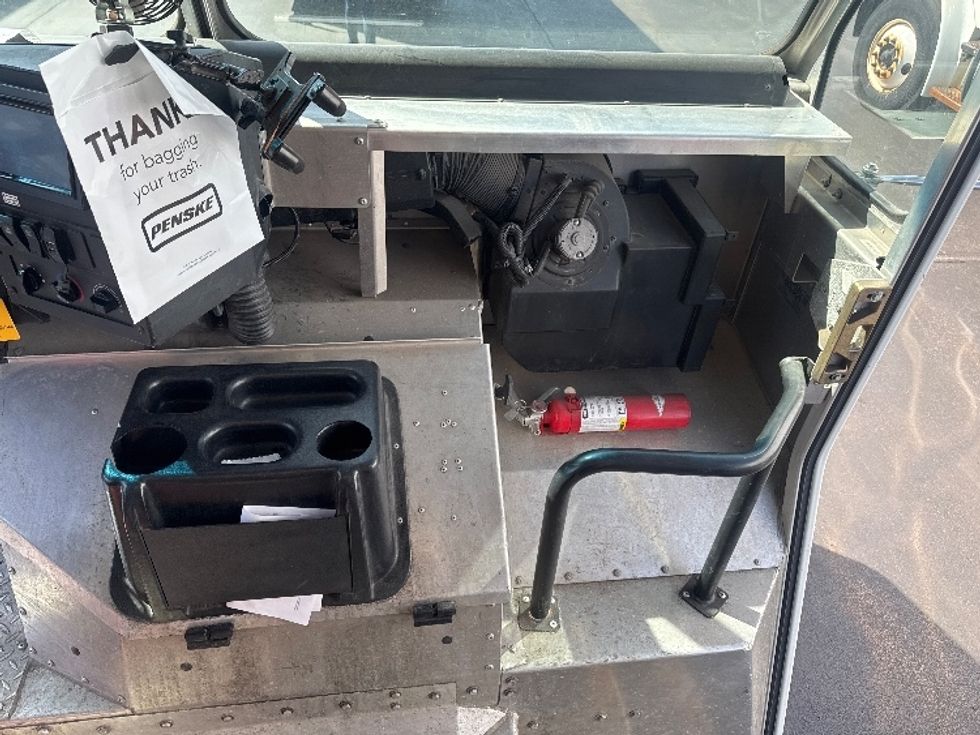 Walk-in Van (Step Van)-Light and Medium Duty Trucks-Freightliner-2022-MT55G-Milwaukee-WI-51,295\n\t\tmiles-$ 71,500 - Image 21