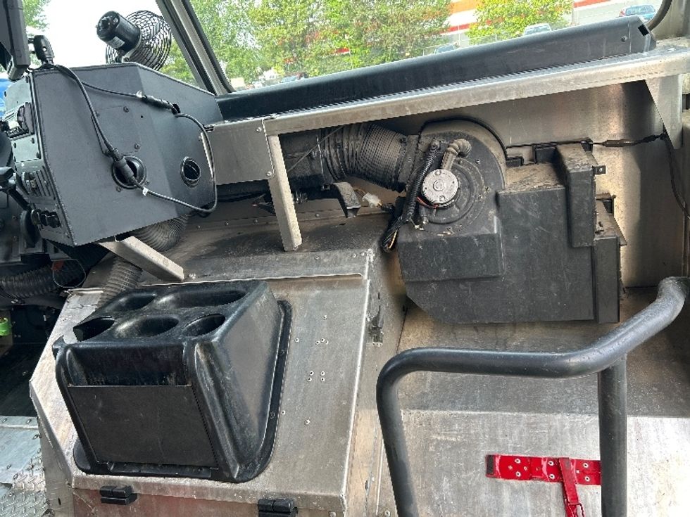 Walk-in Van (Step Van)-Light and Medium Duty Trucks-Freightliner-2022-MT55G-Olive Branch-MS-54,386\n\t\tmiles-$ 71,500 - Image 20