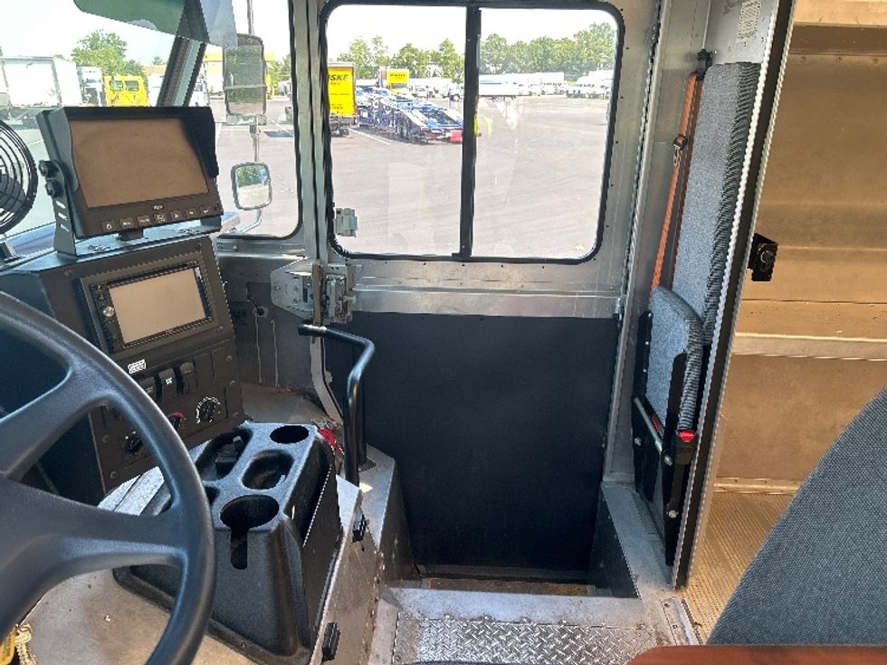Walk-in Van (Step Van)-Light and Medium Duty Trucks-Freightliner-2022-MT55G-Pennsauken-NJ-46,702\n\t\tmiles-$ 69,250 - Image 18