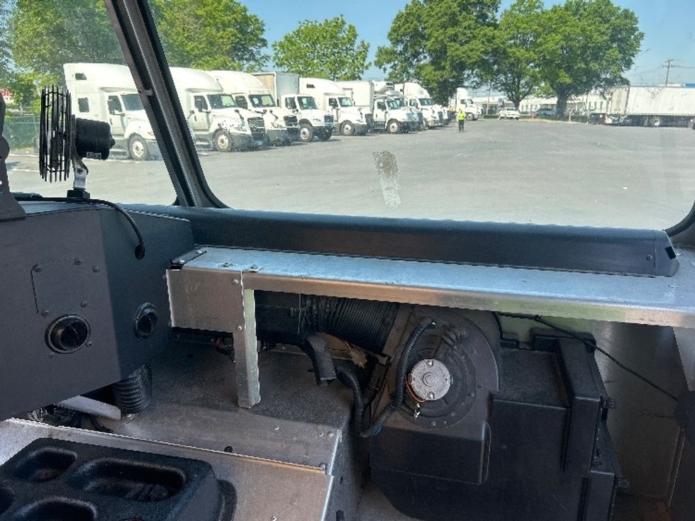 Walk-in Van (Step Van)-Light and Medium Duty Trucks-Freightliner-2022-MT55G-Pennsauken-NJ-46,702\n\t\tmiles-$ 69,250 - Image 20