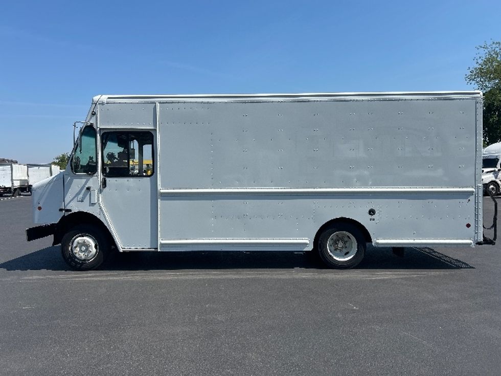 Walk-in Van (Step Van)-Light and Medium Duty Trucks-Freightliner-2022-MT55G-Pennsauken-NJ-46,702\n\t\tmiles-$ 69,250 - Image 4