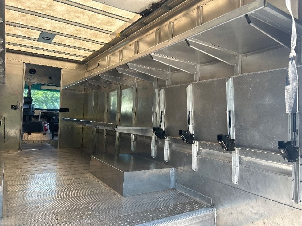 Walk-in Van (Step Van)-Light and Medium Duty Trucks-Freightliner-2022-MT55G-Pennsauken-NJ-82,426\n\t\tmiles-$ 66,000 - Image 11