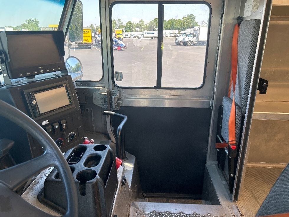 Walk-in Van (Step Van)-Light and Medium Duty Trucks-Freightliner-2022-MT55G-Pennsauken-NJ-82,426\n\t\tmiles-$ 66,000 - Image 18