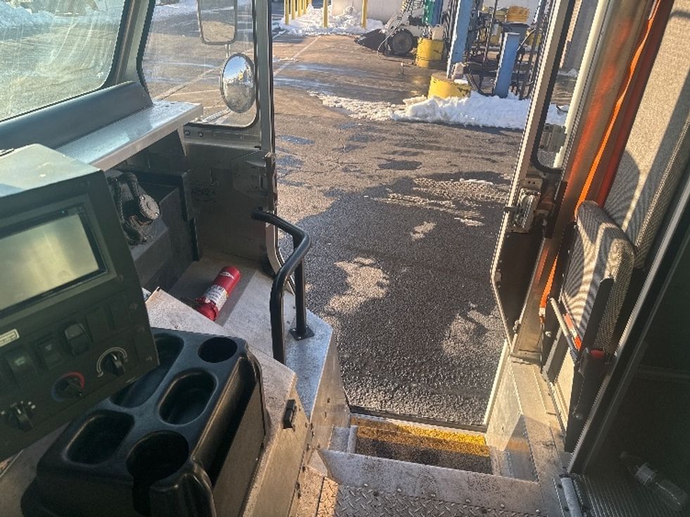 Walk-in Van (Step Van)-Light and Medium Duty Trucks-Freightliner-2022-MT55G-Sterling-VA-40,155\n\t\tmiles-$ 64,750 - Image 16