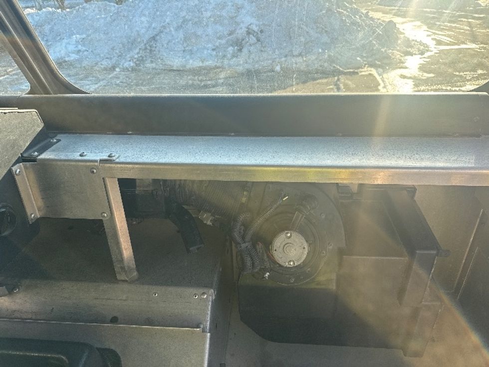 Walk-in Van (Step Van)-Light and Medium Duty Trucks-Freightliner-2022-MT55G-Sterling-VA-40,155\n\t\tmiles-$ 64,750 - Image 18