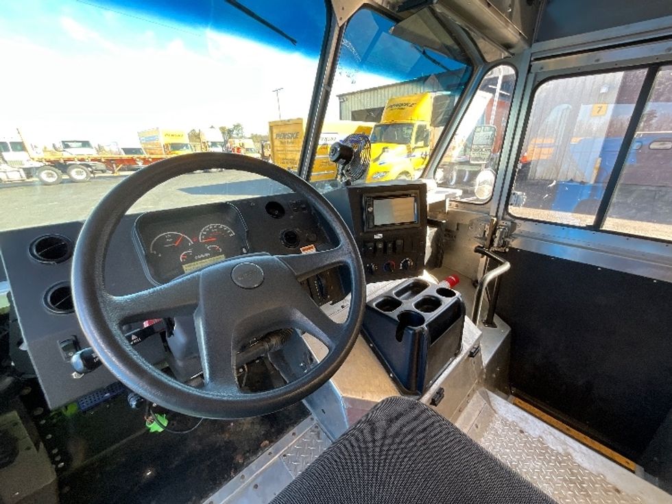 Walk-in Van (Step Van)-Light and Medium Duty Trucks-Freightliner-2022-MT55G-Sterling-VA-51,200\n\t\tmiles-$ 52,000 - Image 17