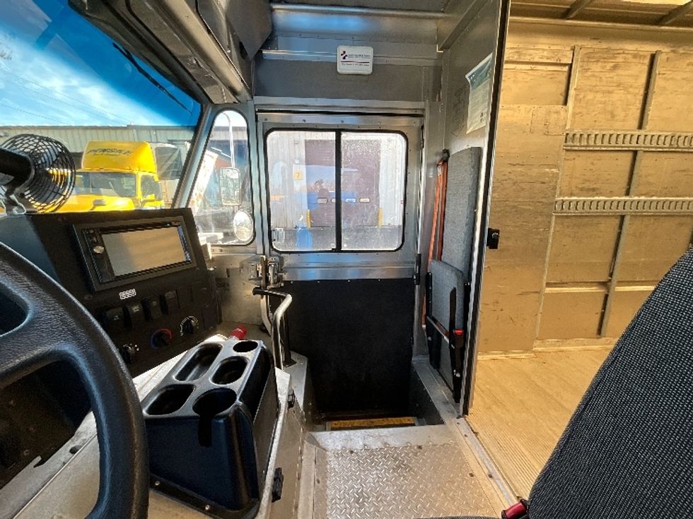Walk-in Van (Step Van)-Light and Medium Duty Trucks-Freightliner-2022-MT55G-Sterling-VA-51,200\n\t\tmiles-$ 52,000 - Image 18