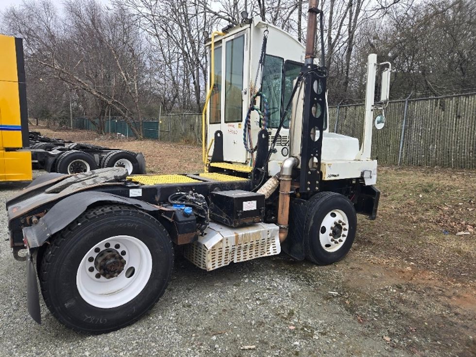 Yard Truck-Heavy Duty Tractors-Autocar-2014-XSPOTTER-Greensboro-NC-51,156\n\t\tmiles-$ 39,250 - Image 4